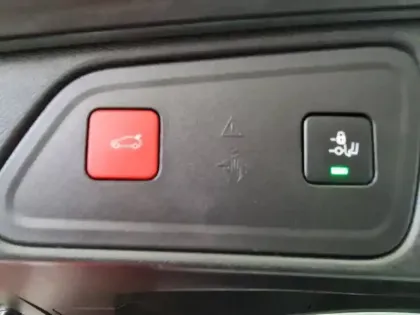 Photo 1 Peugeot 3008  Hybrid 225 e-EAT8