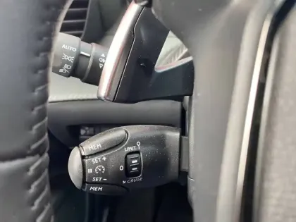 Photo 13 Peugeot 2008  Hybrid 145 e-DCS6