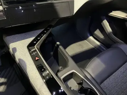 Photo 11 Peugeot 3008  Hybrid 145 e-DCS6