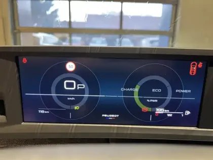 Photo 17 Peugeot 3008  Hybrid 145 e-DCS6