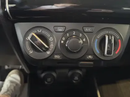 Photo 14 Suzuki Swift  1.2 Dualjet Hybrid