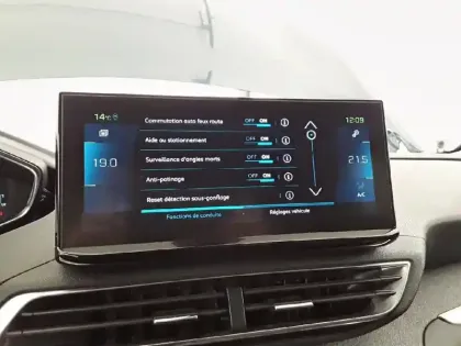 Photo 55 Peugeot 3008  Hybrid 225 e-EAT8