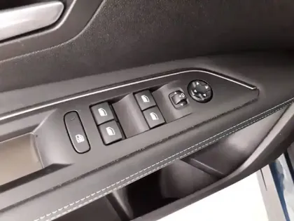 Photo 59 Peugeot 3008  Hybrid 225 e-EAT8