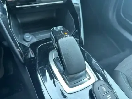 Photo 13 Peugeot 2008  Electrique 136 ch