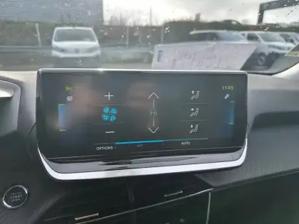 Photo 17 Peugeot 2008  Electrique 136 ch