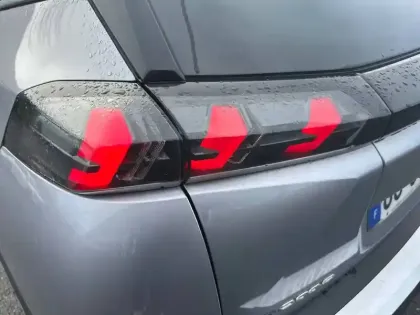 Photo 16 Peugeot 2008  Electrique 136 ch