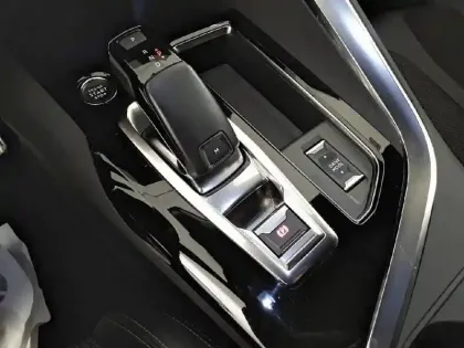 Photo 33 Peugeot 3008  BlueHDi 130ch S&S EAT8