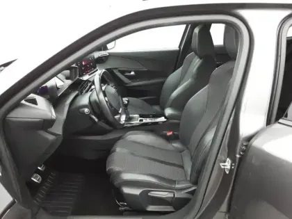 Photo 10 Peugeot 2008  PureTech 130 S&S BVM6