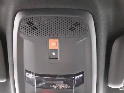 Photo 24 Peugeot 2008  PureTech 130 S&S BVM6