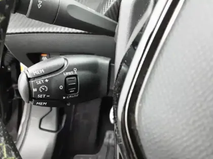 Photo 18 Peugeot 2008  PureTech 130 S&S BVM6