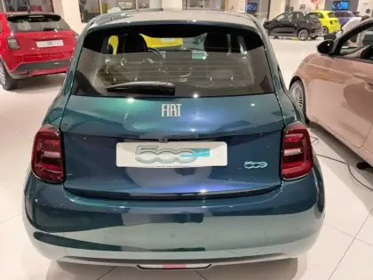 Photo 43 Fiat 500  e 95 ch