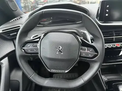 Photo 8 Peugeot 2008  BlueHDi 130 S&S EAT8