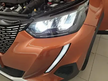 Photo 35 Peugeot 2008  BlueHDi 130 S&S EAT8