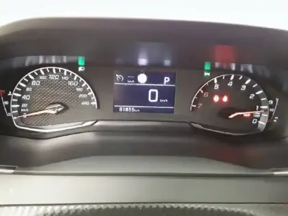 Photo 29 Peugeot 2008  BlueHDi 130 S&S EAT8