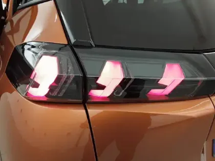 Photo 36 Peugeot 2008  BlueHDi 130 S&S EAT8