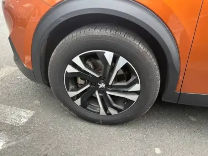 Photo 12 Peugeot 2008  BlueHDi 130 S&S EAT8