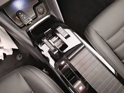 Photo 13 Citroën C4  Hybride 136 e-DCS6