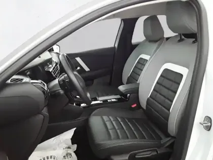 Photo 47 Citroën C4  Hybride 136 e-DCS6