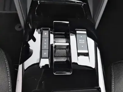 Photo 10 Citroën C4  Hybride 136 e-DCS6