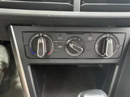 Photo 15 Volkswagen Taigo  1.0 TSI 110 DSG7