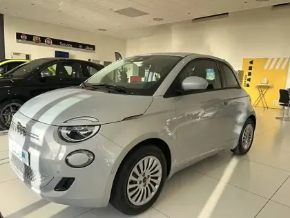 Photo 2 Fiat 500  e 118 ch