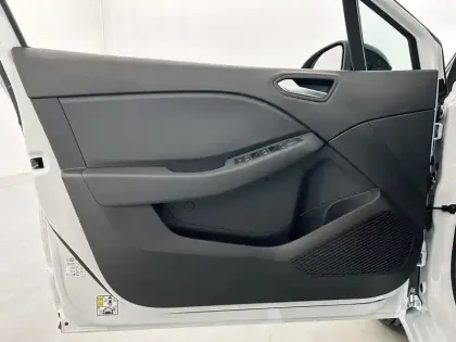 Photo 19 Renault Clio  E-Tech full hybrid 145