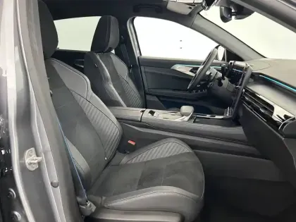 Photo 13 Renault Rafale  E-Tech full hybrid 200ch