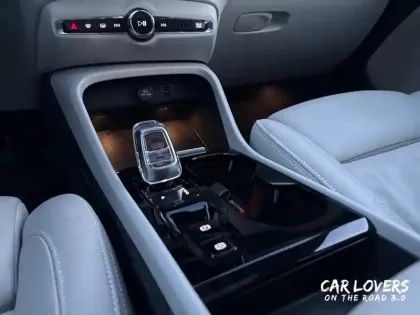 Photo 12 Volvo Xc40  T5 Recharge 180+82 ch DCT7