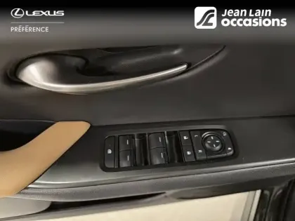 Photo 39 Lexus UX  300h 2WD