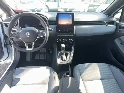 Photo 10 Renault Clio  E-Tech full hybrid 145 ch GSR2