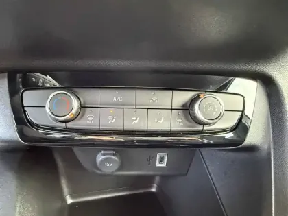 Photo 31 Opel Corsa  1.2 Turbo 100 ch BVA8