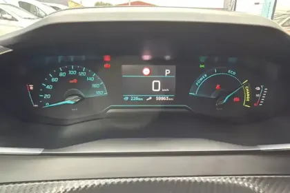 Photo 18 Peugeot 208  Electrique 50 kWh 136ch