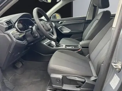 Photo 13 Audi Q3  35 TFSI 150 ch S tronic 7