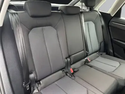 Photo 25 Audi Q3  35 TFSI 150 ch S tronic 7