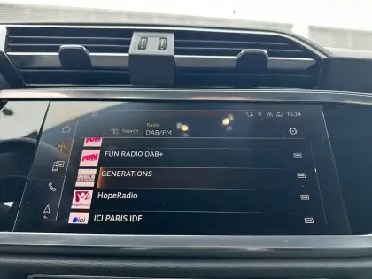 Photo 17 Audi Q3  35 TFSI 150 ch S tronic 7