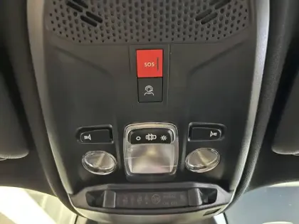 Photo 33 Peugeot 2008  Hybrid 145 e-DCS6