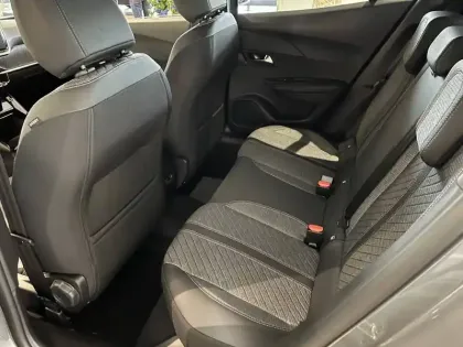 Photo 43 Peugeot 2008  Hybrid 145 e-DCS6