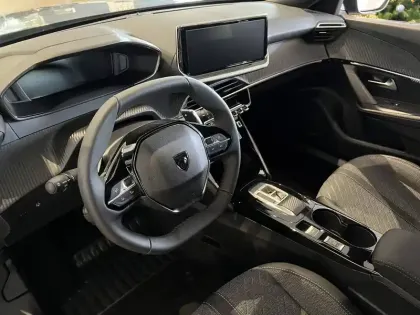 Photo 10 Peugeot 2008  Hybrid 145 e-DCS6