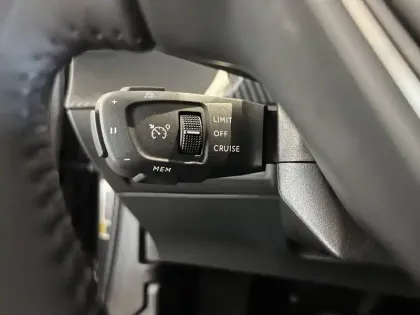 Photo 32 Peugeot 2008  Hybrid 145 e-DCS6