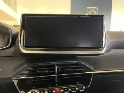 Photo 47 Peugeot 2008  Hybrid 145 e-DCS6