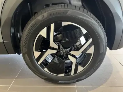 Photo 5 Peugeot 2008  Hybrid 145 e-DCS6