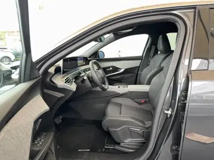 Photo 8 Peugeot 3008  Hybrid 136 e-DCS6