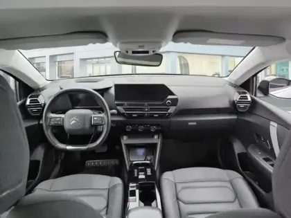 Photo 9 Citroën C4  PureTech 130 S&S EAT8 Shine