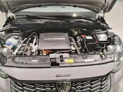Photo 6 Peugeot 208  Electrique 50 kWh 136ch Allure