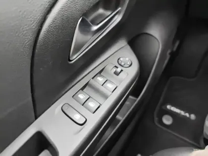 Photo 19 Opel Corsa  Electrique 136 ch & Batterie 50 kw/h Elegance