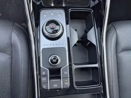 Photo 23 Kia Sorento  1.6 T-GDi Hybride 230 ch 7 pl  BVA6 Design