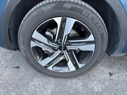 Photo 14 Kia Sorento  1.6 T-GDi Hybride 230 ch 7 pl  BVA6 Design