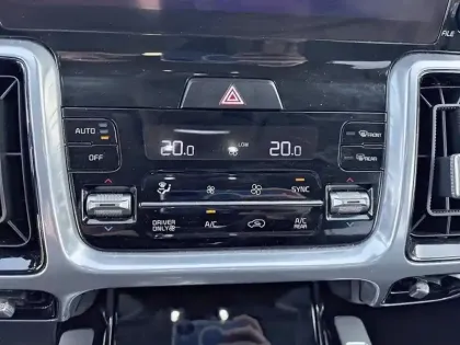 Photo 21 Kia Sorento  1.6 T-GDi Hybride 230 ch 7 pl  BVA6 Design