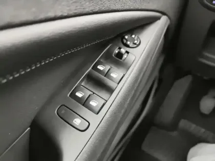 Photo 19 Opel Crossland  1.2 Turbo 110 ch BVM6 Elegance