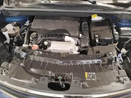 Photo 6 Opel Crossland  1.2 Turbo 110 ch BVM6 Elegance